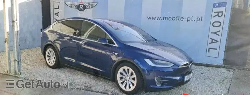 TESLA Model X 