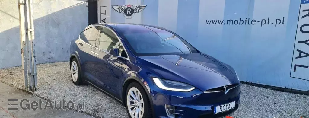 TESLA Model X 