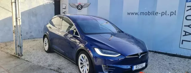TESLA Model X 