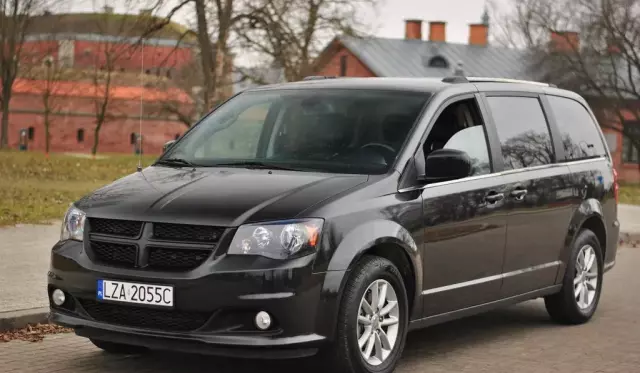 DODGE Grand Caravan 