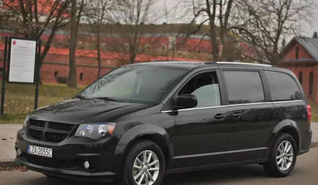 DODGE Grand Caravan 