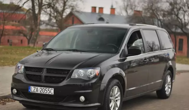 DODGE Grand Caravan 