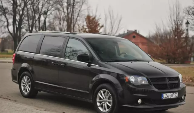 DODGE Grand Caravan 