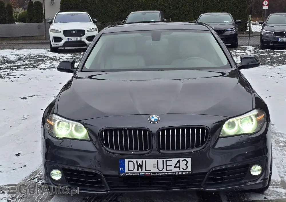 BMW Seria 5 528i xDrive Sport-Aut Luxury Line