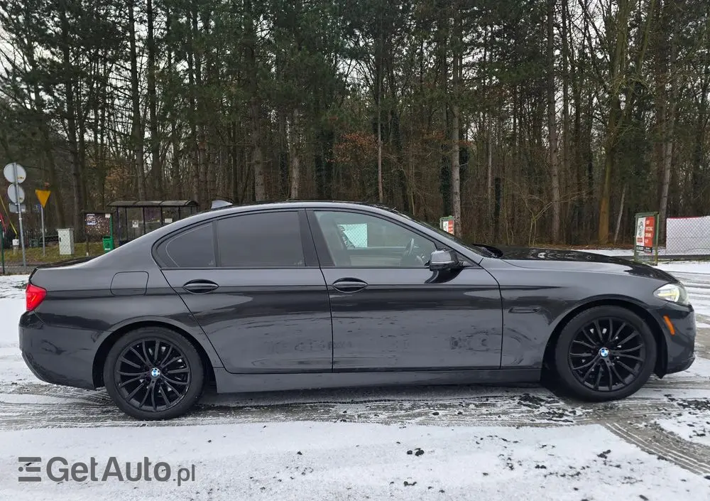 BMW Seria 5 528i xDrive Sport-Aut Luxury Line