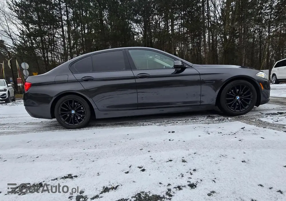 BMW Seria 5 528i xDrive Sport-Aut Luxury Line