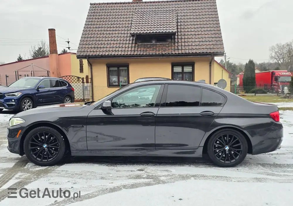BMW Seria 5 528i xDrive Sport-Aut Luxury Line