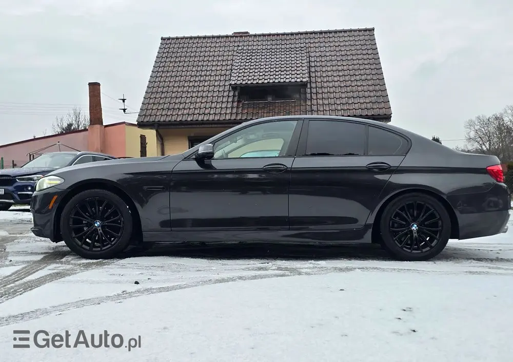 BMW Seria 5 528i xDrive Sport-Aut Luxury Line