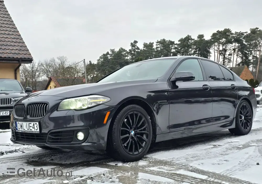 BMW Seria 5 528i xDrive Sport-Aut Luxury Line