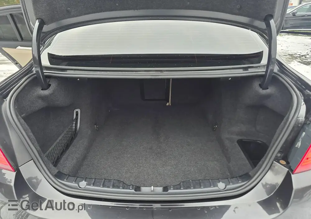 BMW Seria 5 528i xDrive Sport-Aut Luxury Line