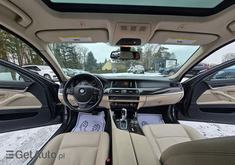 BMW Seria 5 528i xDrive Sport-Aut Luxury Line