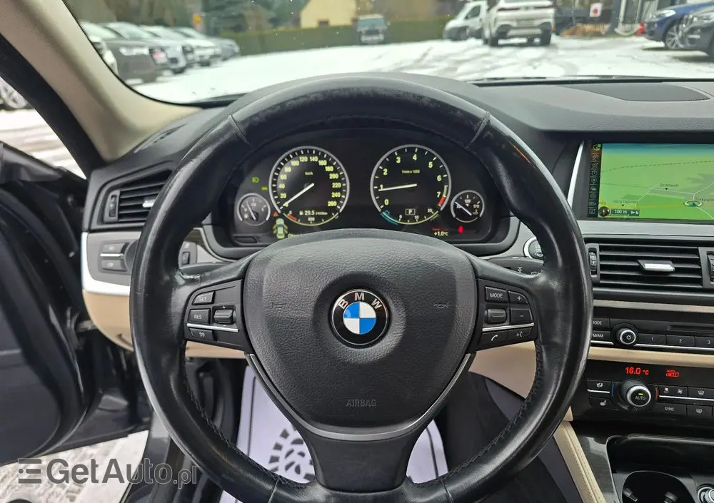 BMW Seria 5 528i xDrive Sport-Aut Luxury Line