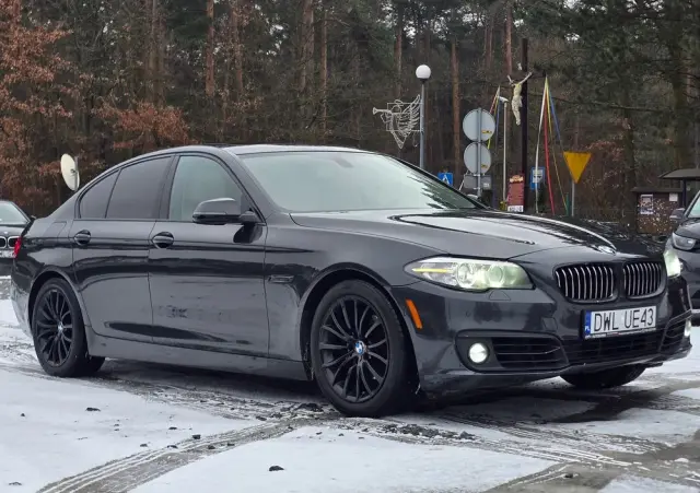 BMW Seria 5 528i xDrive Sport-Aut Luxury Line