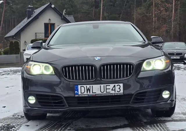 BMW Seria 5 528i xDrive Sport-Aut Luxury Line