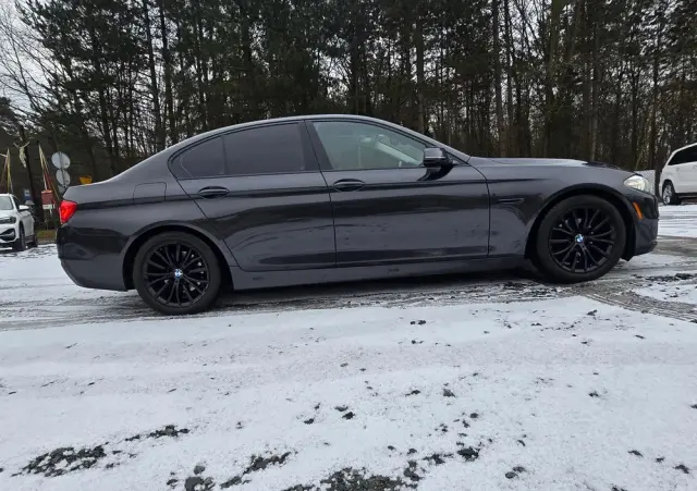 BMW Seria 5 528i xDrive Sport-Aut Luxury Line