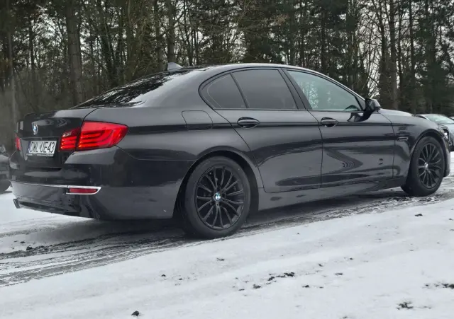 BMW Seria 5 528i xDrive Sport-Aut Luxury Line