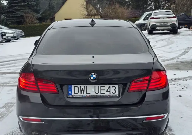 BMW Seria 5 528i xDrive Sport-Aut Luxury Line