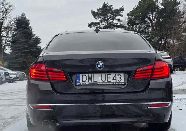 BMW Seria 5 528i xDrive Sport-Aut Luxury Line
