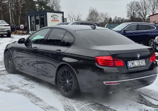 BMW Seria 5 528i xDrive Sport-Aut Luxury Line