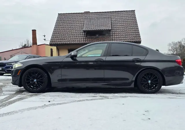 BMW Seria 5 528i xDrive Sport-Aut Luxury Line