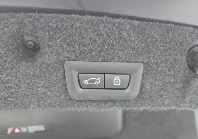 BMW Seria 5 528i xDrive Sport-Aut Luxury Line