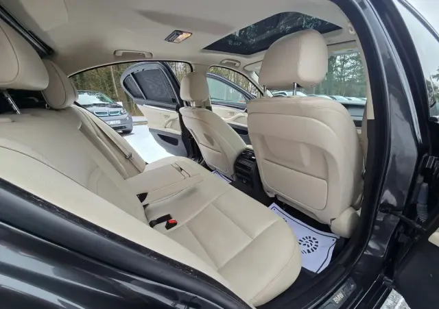 BMW Seria 5 528i xDrive Sport-Aut Luxury Line