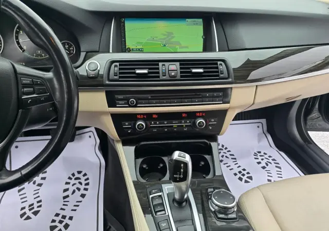 BMW Seria 5 528i xDrive Sport-Aut Luxury Line