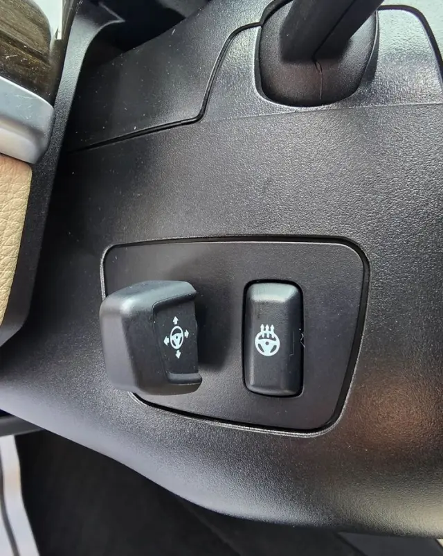 BMW Seria 5 528i xDrive Sport-Aut Luxury Line