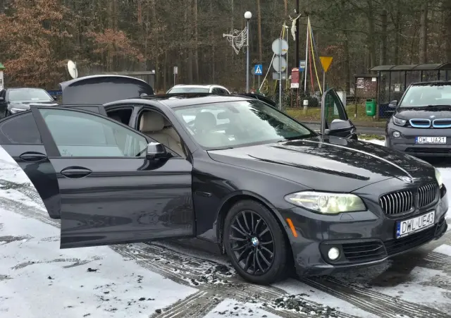 BMW Seria 5 528i xDrive Sport-Aut Luxury Line