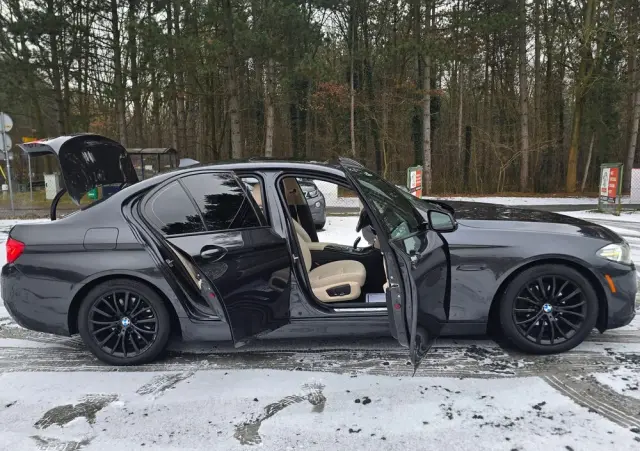 BMW Seria 5 528i xDrive Sport-Aut Luxury Line