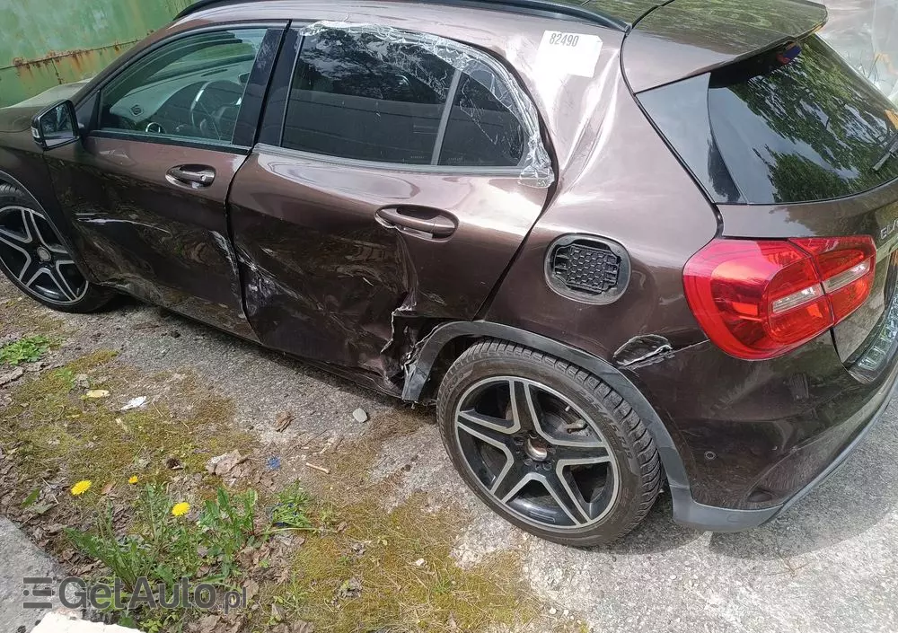 MERCEDES-BENZ GLA 