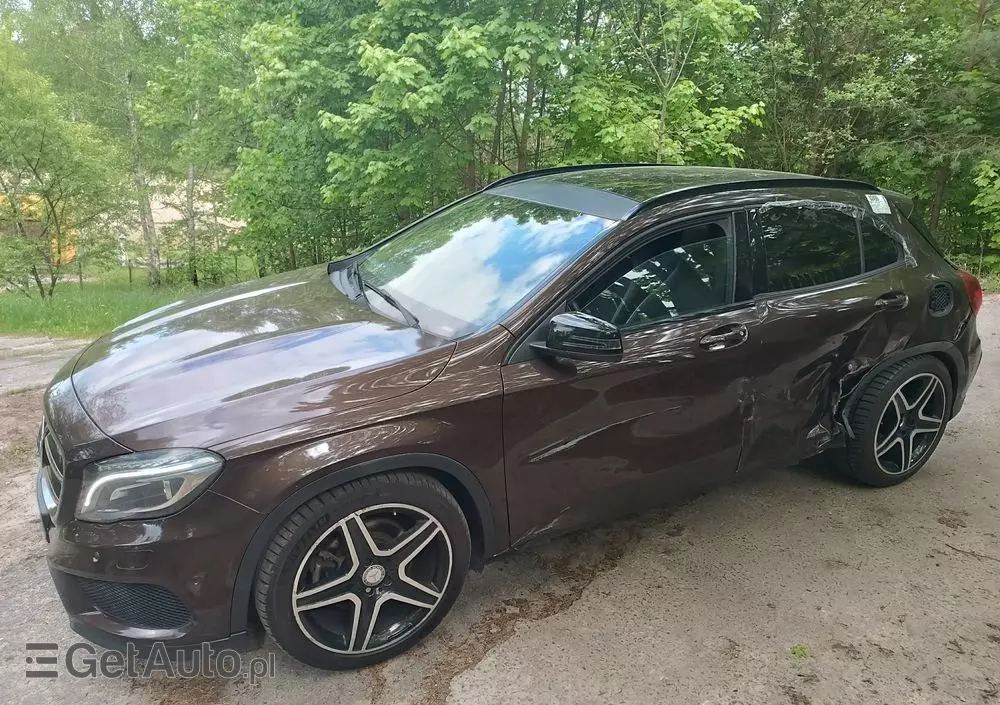 MERCEDES-BENZ GLA 