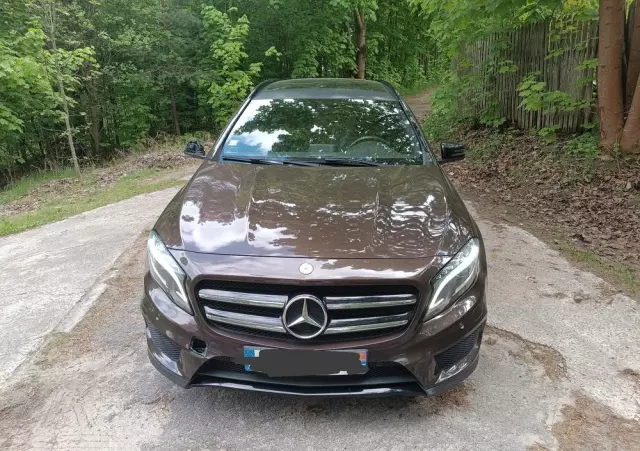 MERCEDES-BENZ GLA 