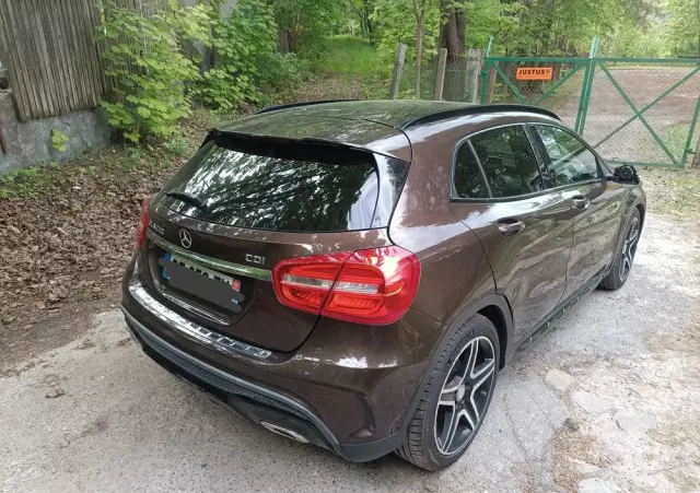 MERCEDES-BENZ GLA 