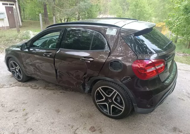 MERCEDES-BENZ GLA 