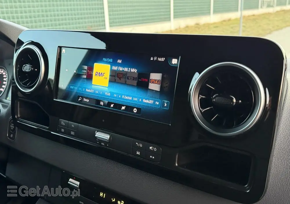 MERCEDES-BENZ SPRINTER // 319 CDI // 3.0 V6 190 KM // AUTOMAT // MAŁY PRZEBIEG //  BEZWYPADKOWY // L2H1 // FULL LED // SALON PL // 1 WŁ // 