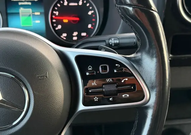 MERCEDES-BENZ SPRINTER // 319 CDI // 3.0 V6 190 KM // AUTOMAT // MAŁY PRZEBIEG //  BEZWYPADKOWY // L2H1 // FULL LED // SALON PL // 1 WŁ // 