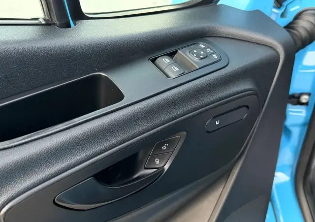 MERCEDES-BENZ SPRINTER // 319 CDI // 3.0 V6 190 KM // AUTOMAT // MAŁY PRZEBIEG //  BEZWYPADKOWY // L2H1 // FULL LED // SALON PL // 1 WŁ // 