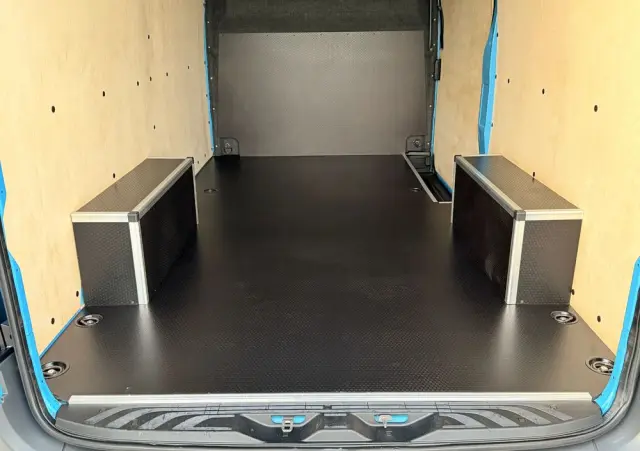 MERCEDES-BENZ SPRINTER // 319 CDI // 3.0 V6 190 KM // AUTOMAT // MAŁY PRZEBIEG //  BEZWYPADKOWY // L2H1 // FULL LED // SALON PL // 1 WŁ // 