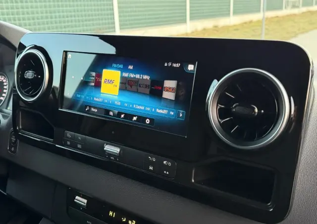 MERCEDES-BENZ SPRINTER // 319 CDI // 3.0 V6 190 KM // AUTOMAT // MAŁY PRZEBIEG //  BEZWYPADKOWY // L2H1 // FULL LED // SALON PL // 1 WŁ // 