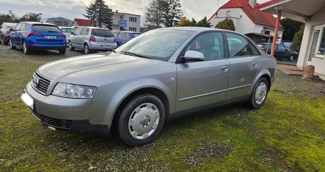 AUDI A4 1.6