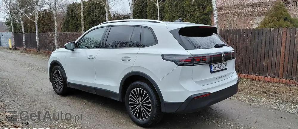 VOLKSWAGEN Tiguan 