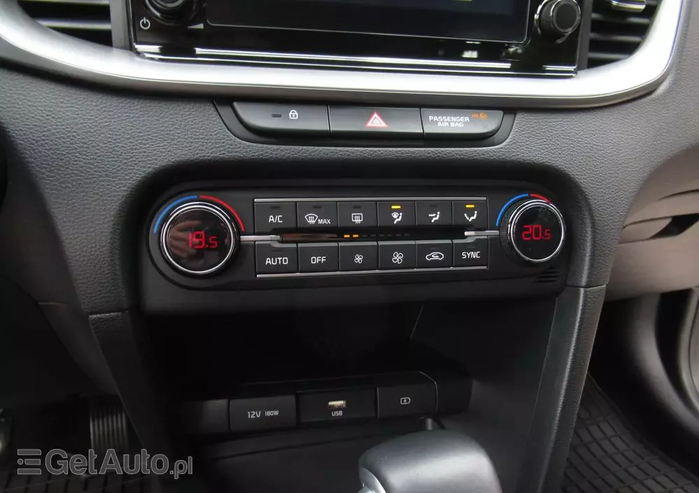 KIA Ceed 1.5 T-GDI M DCT