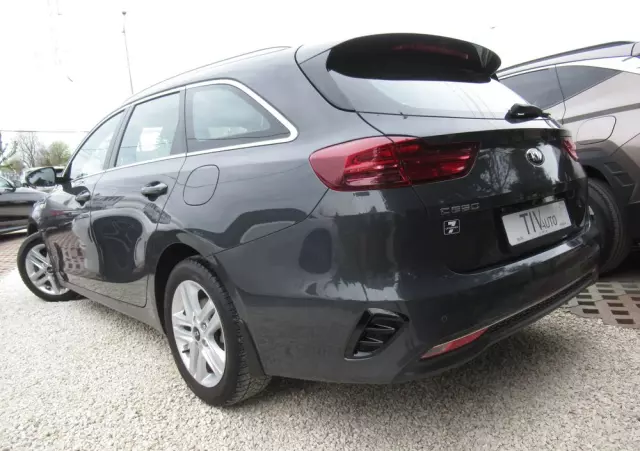 KIA Ceed 1.5 T-GDI M DCT