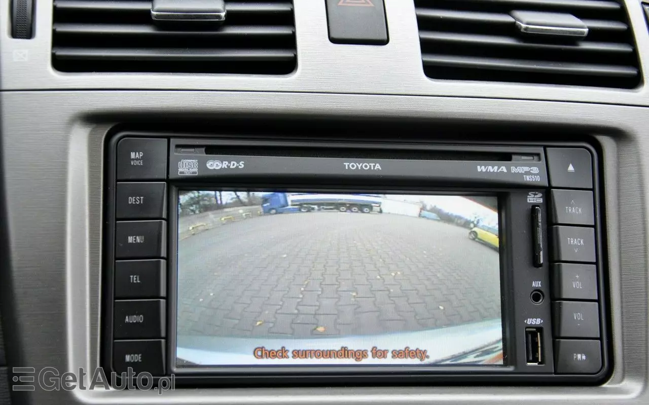 TOYOTA Avensis 1.8 Sol