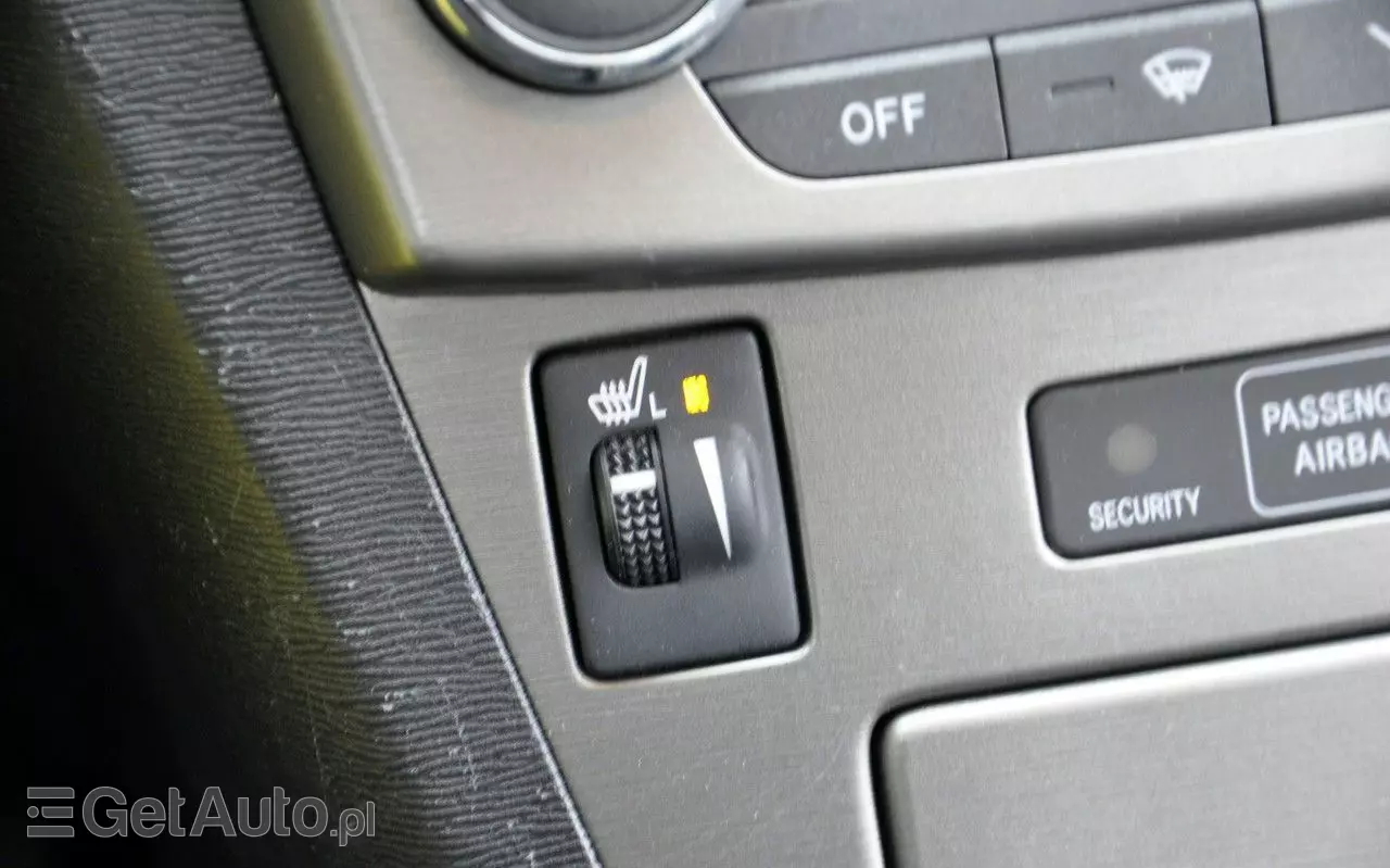 TOYOTA Avensis 1.8 Sol