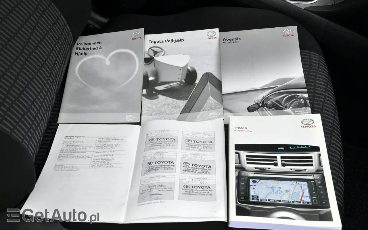 TOYOTA Avensis 1.8 Sol