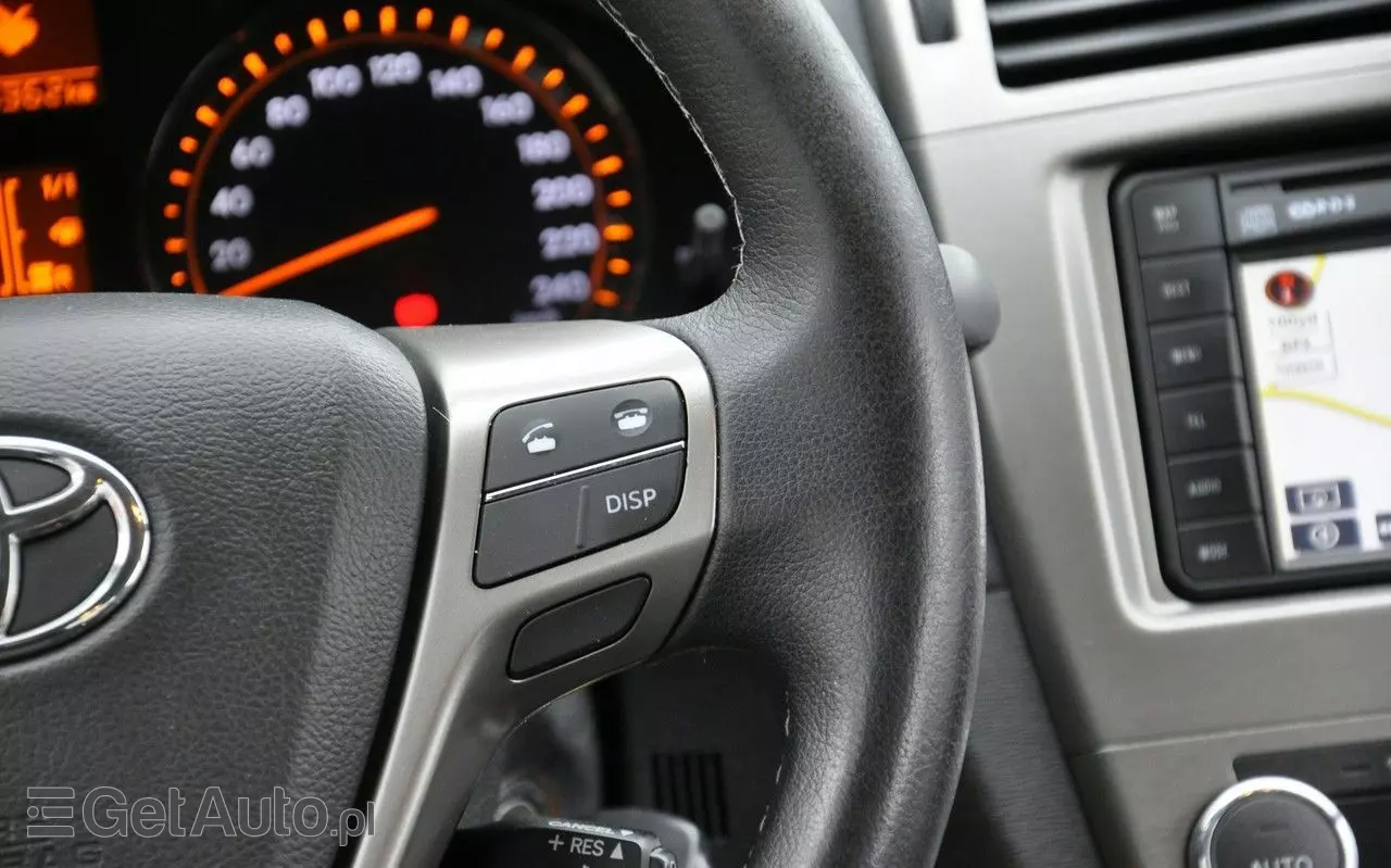 TOYOTA Avensis 1.8 Sol