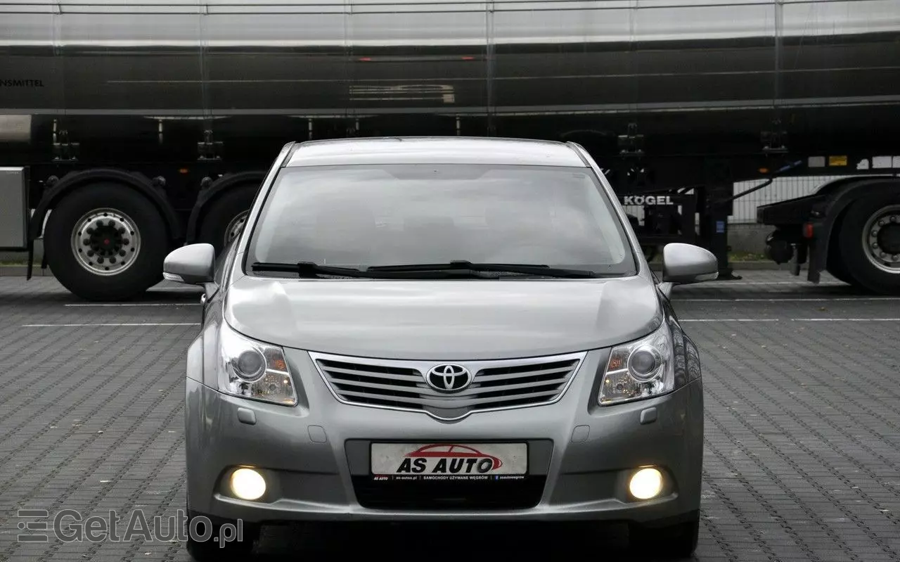 TOYOTA Avensis 1.8 Sol