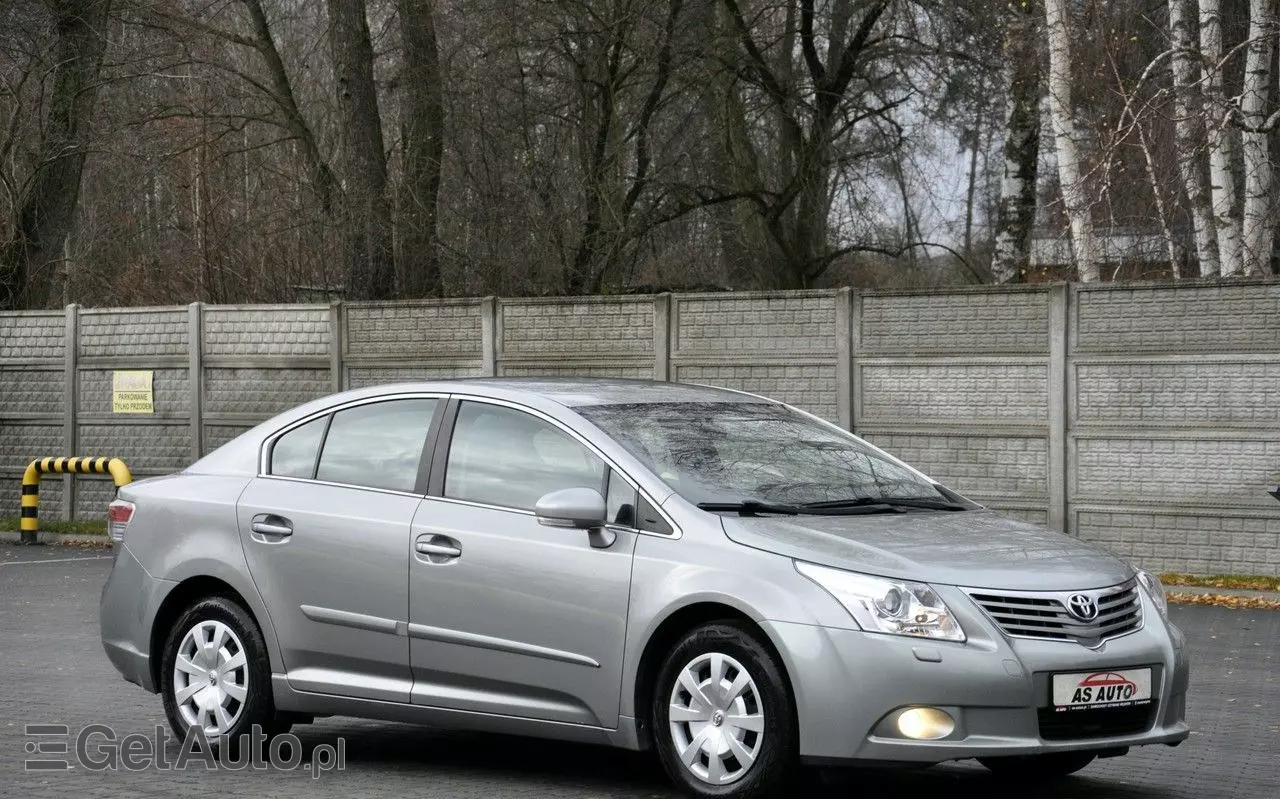 TOYOTA Avensis 1.8 Sol
